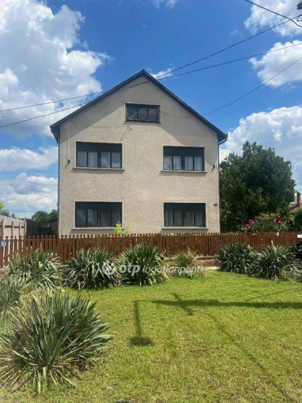 For sale house, Abony