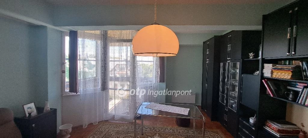 For sale brick flat, Mezőhegyes