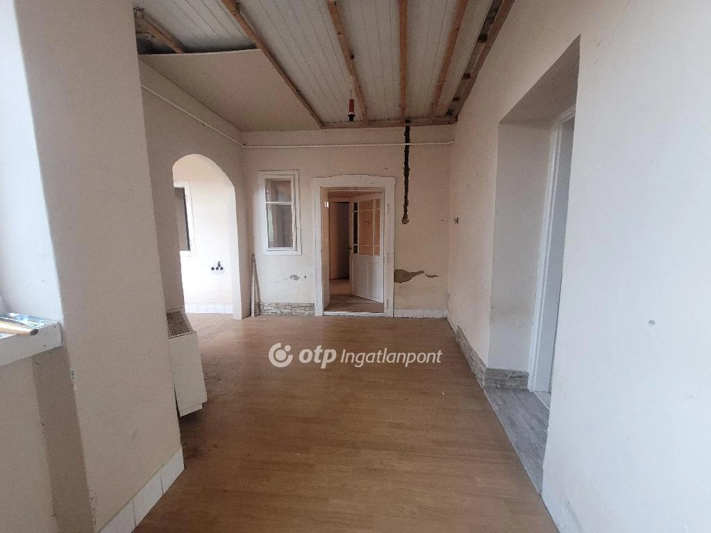 Eladó Lakás, Nagyszénás