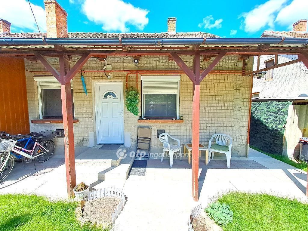 For sale brick flat, Cegléd