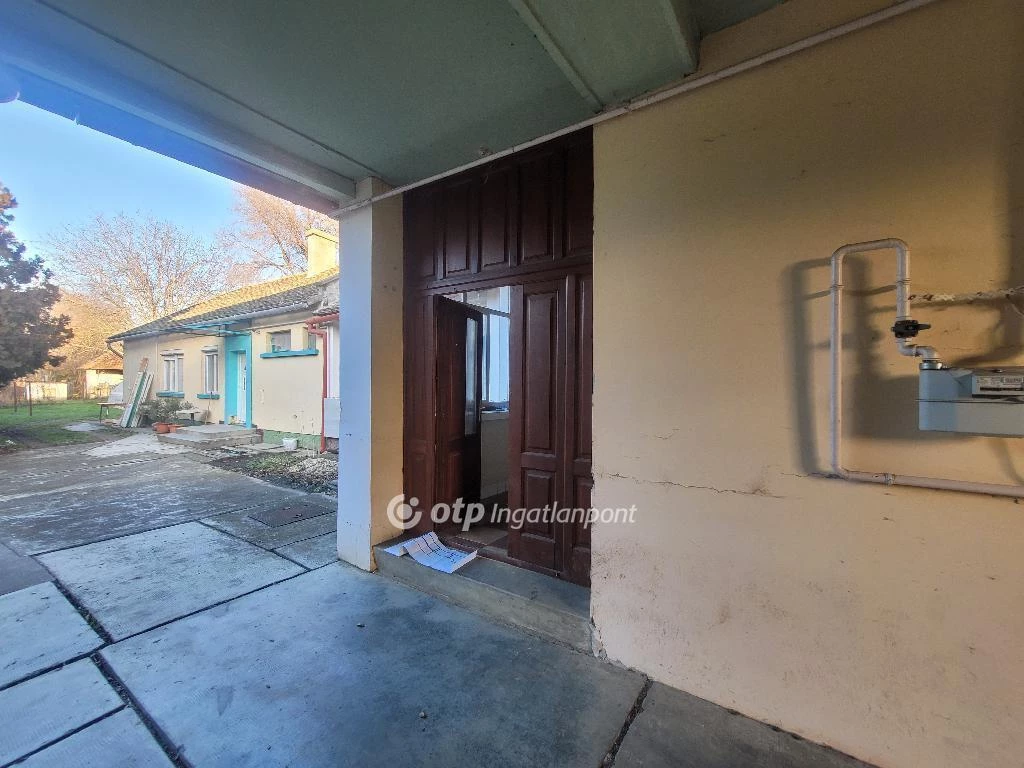 Eladó Lakás, Nagyszénás