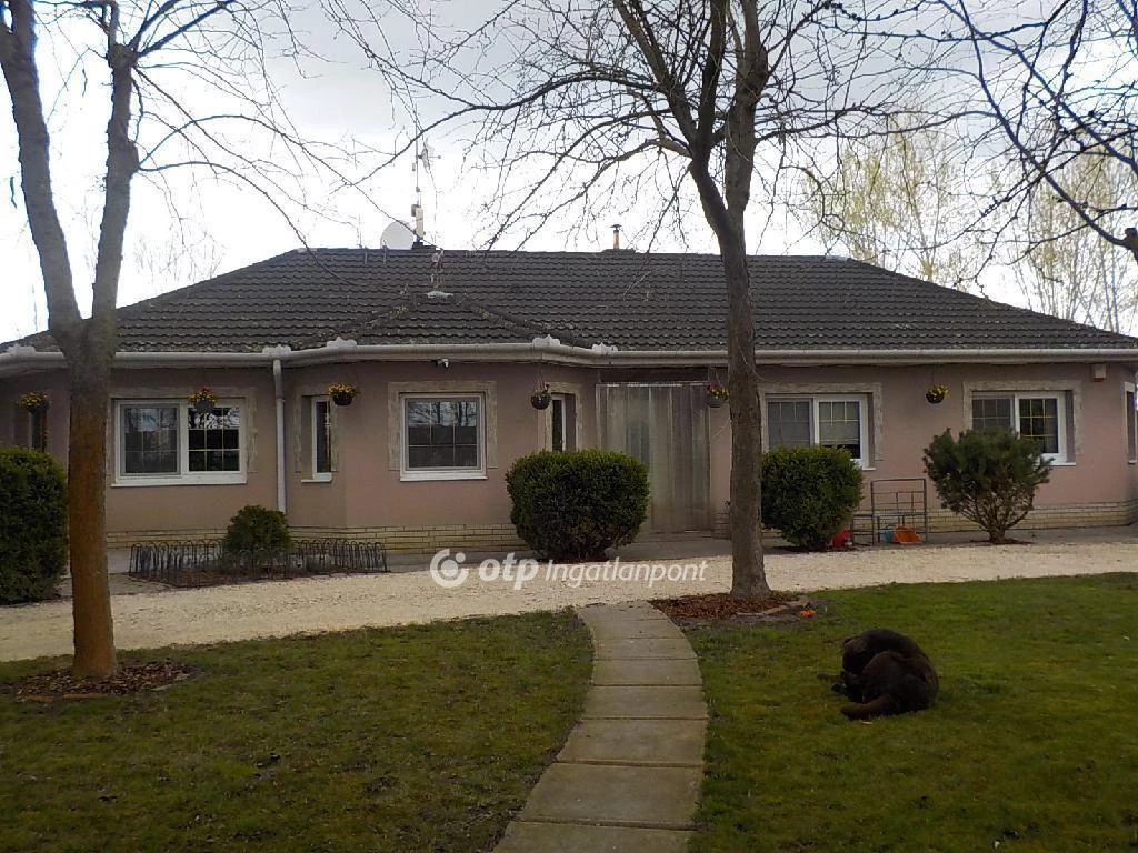 For sale house with a garden, Szentes