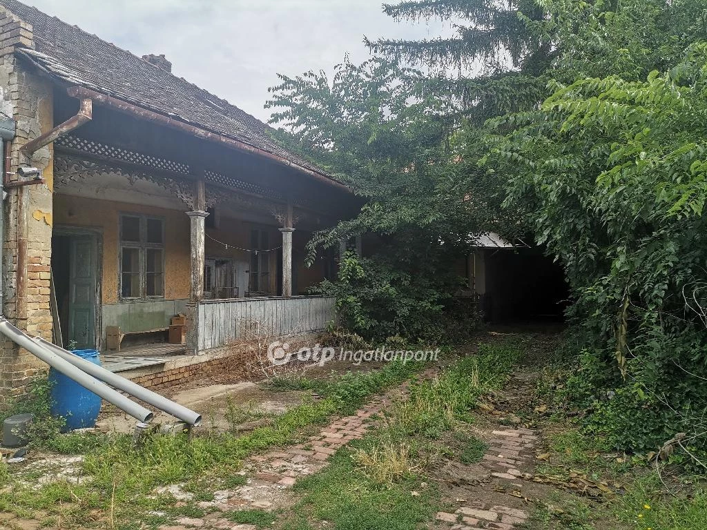 Eladó Lakás, Békéscsaba