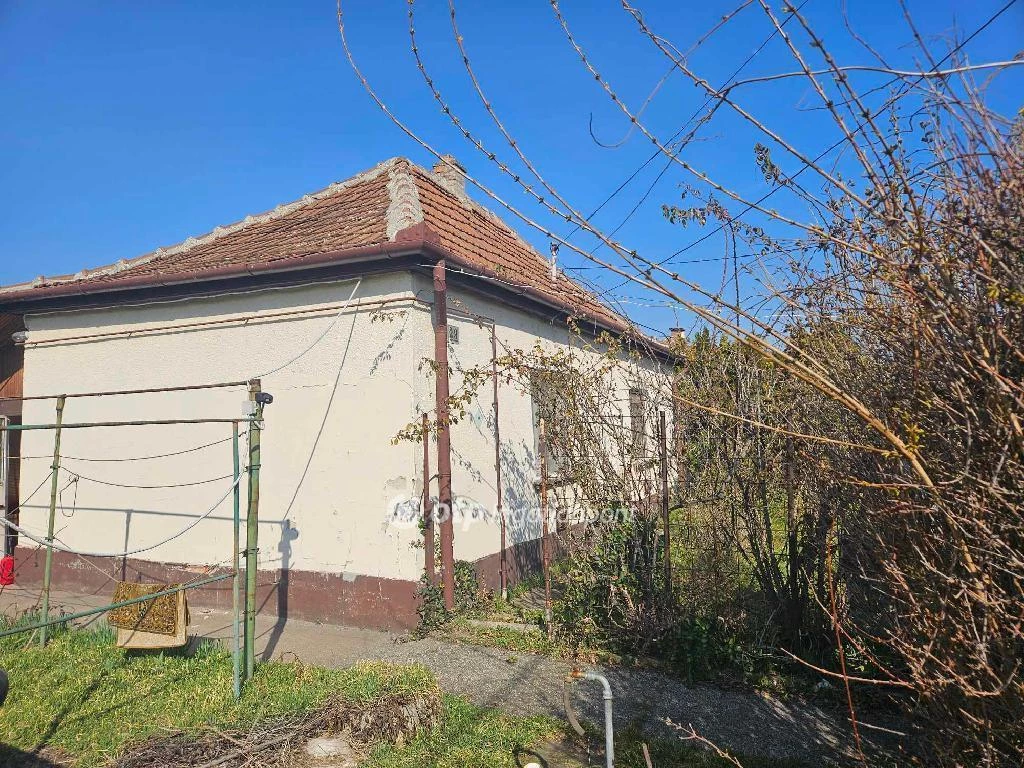 Eladó Ház, Szolnok