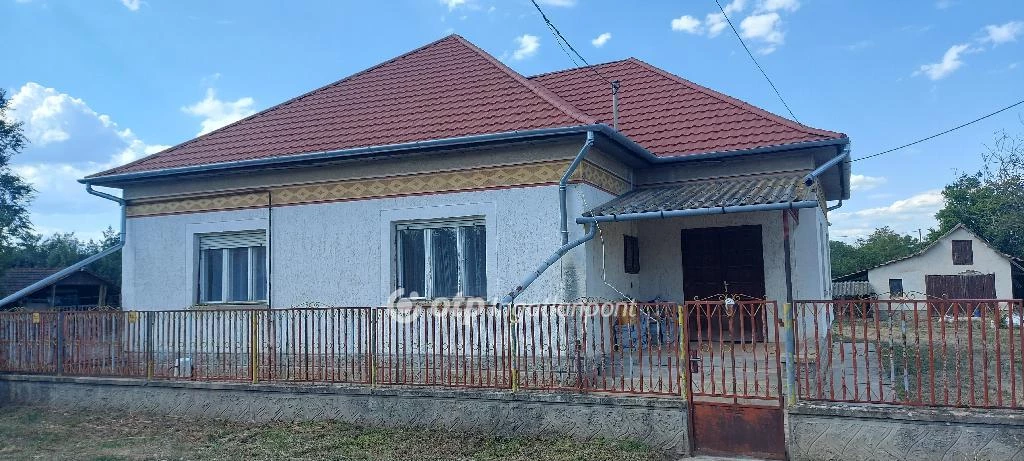 Eladó Ház, Csépa