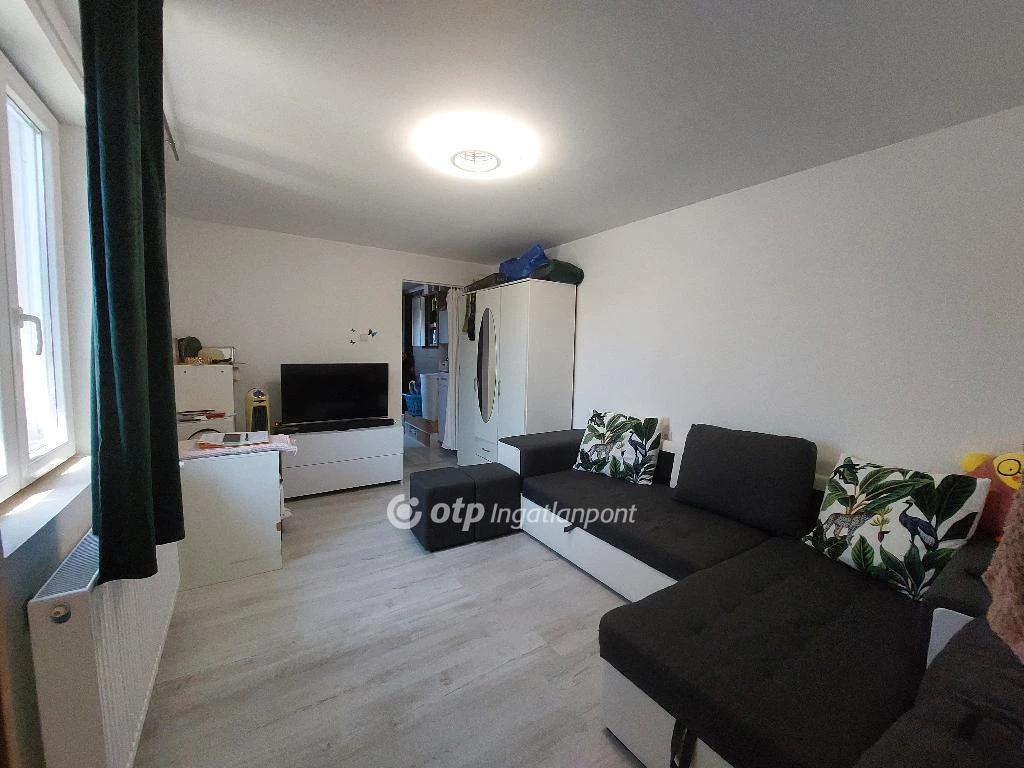 For sale house, Üllés