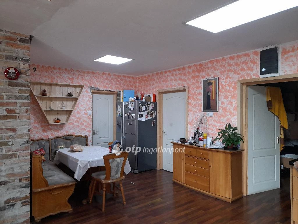 For sale house, Pusztaszer