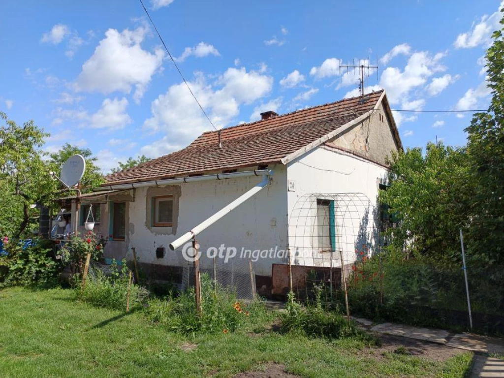 Eladó Ház, Kétpó