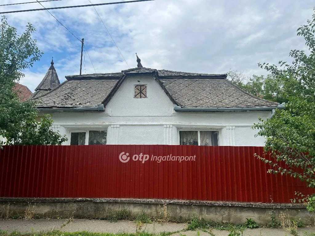 Eladó Ház, Tápiószentmárton