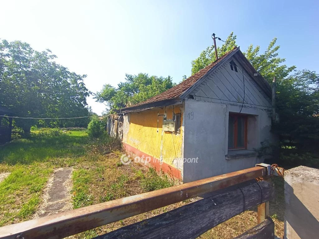 Eladó Ház, Nagykáta