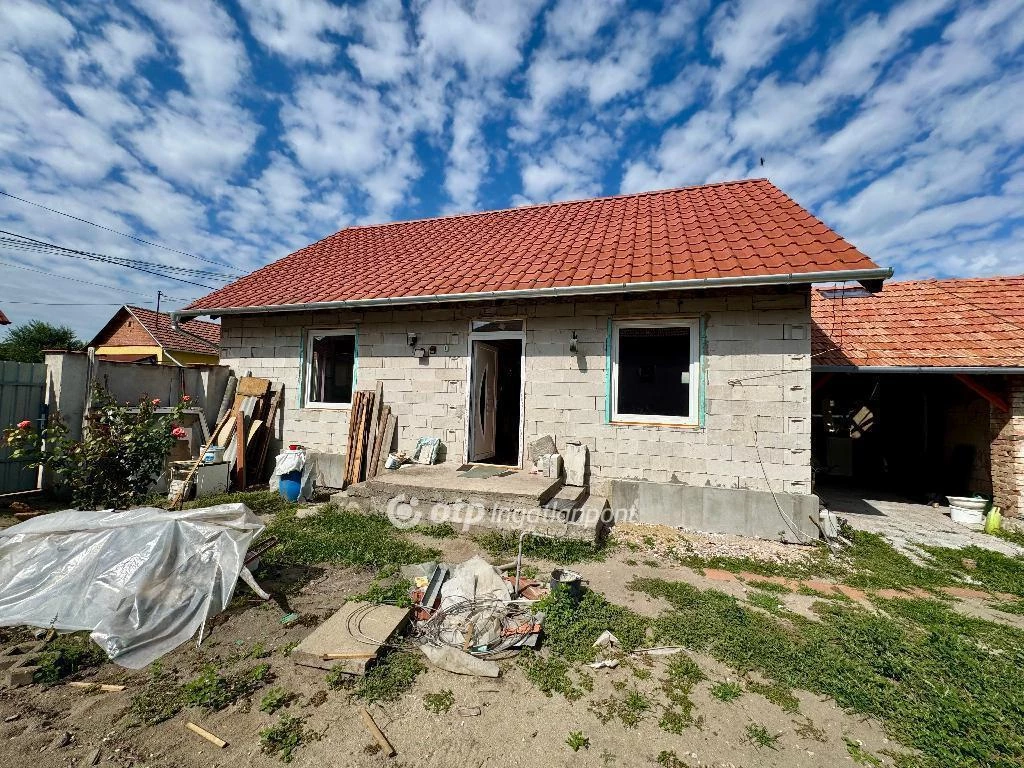 Eladó Ház, Sándorfalva