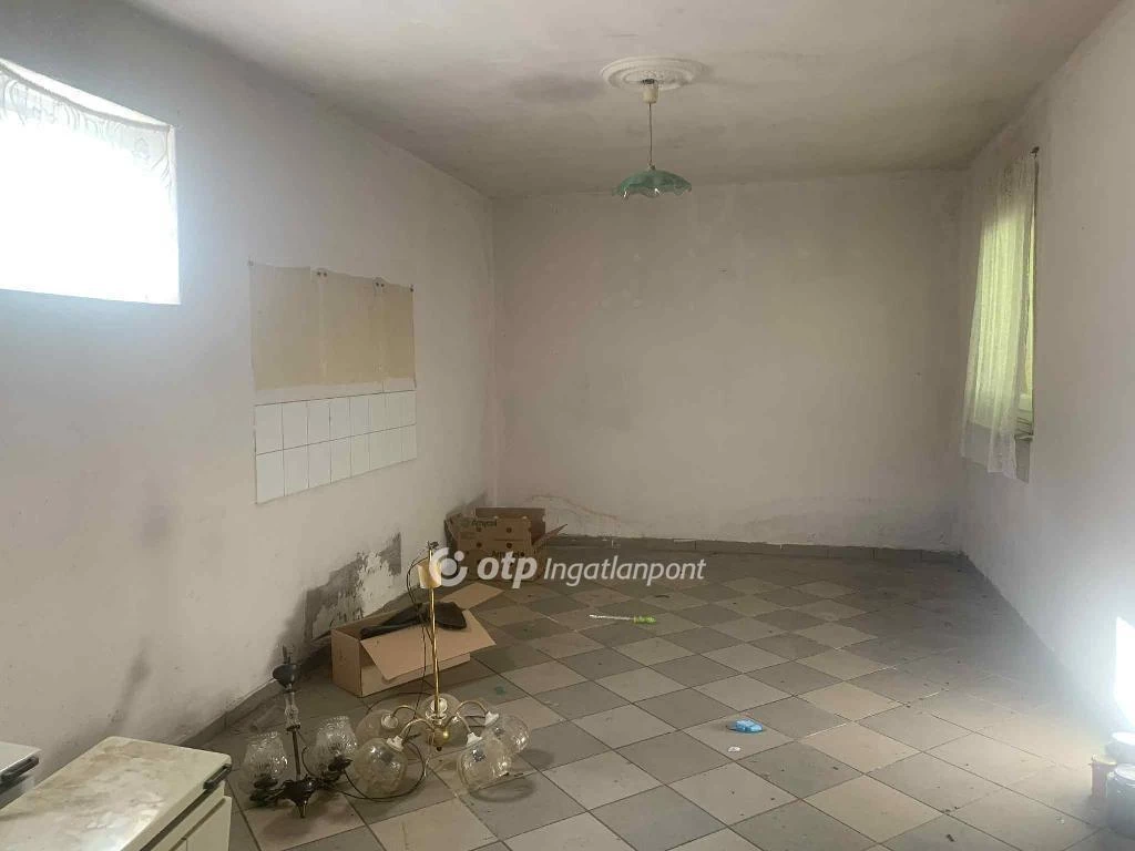 Eladó Ház, Kőröstetétlen