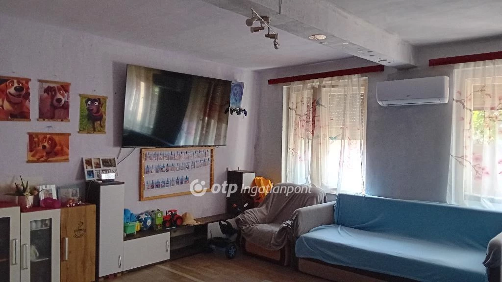 Eladó Ház, Kiszombor