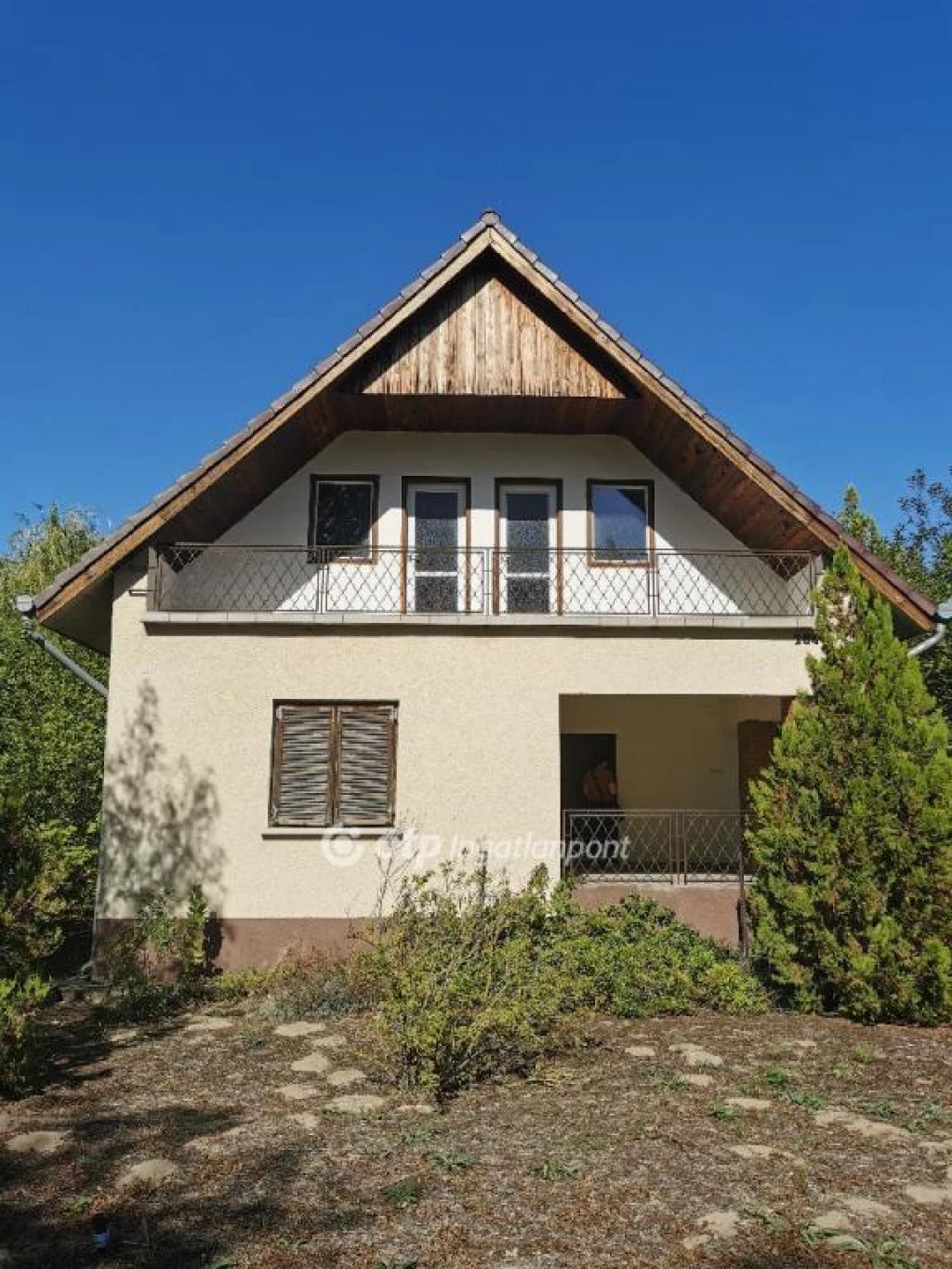 For sale house with a garden, Cegléd