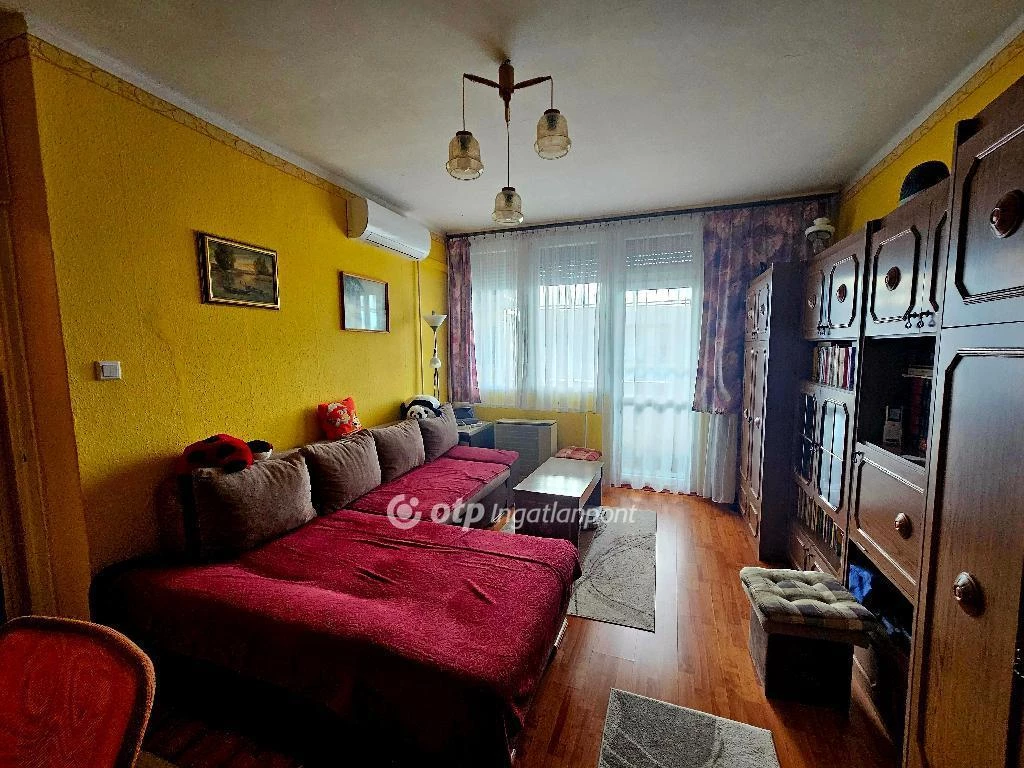 Eladó Lakás, Martfű