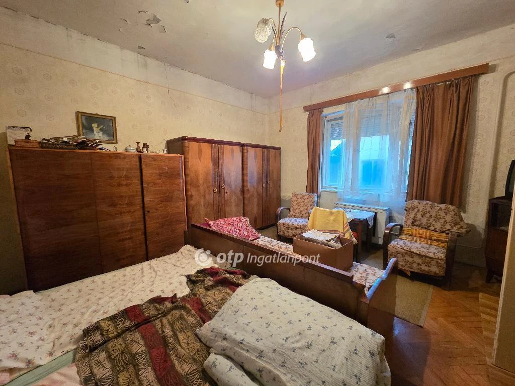 For sale brick flat, Mezőhegyes