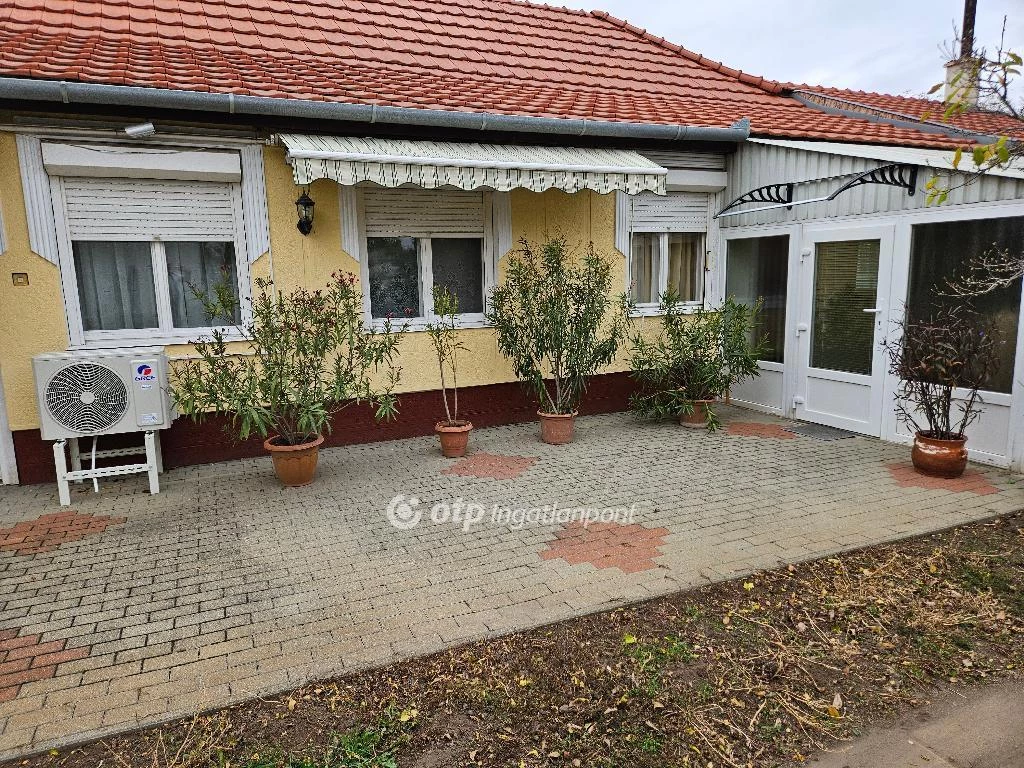 Eladó Ház, Tiszaföldvár