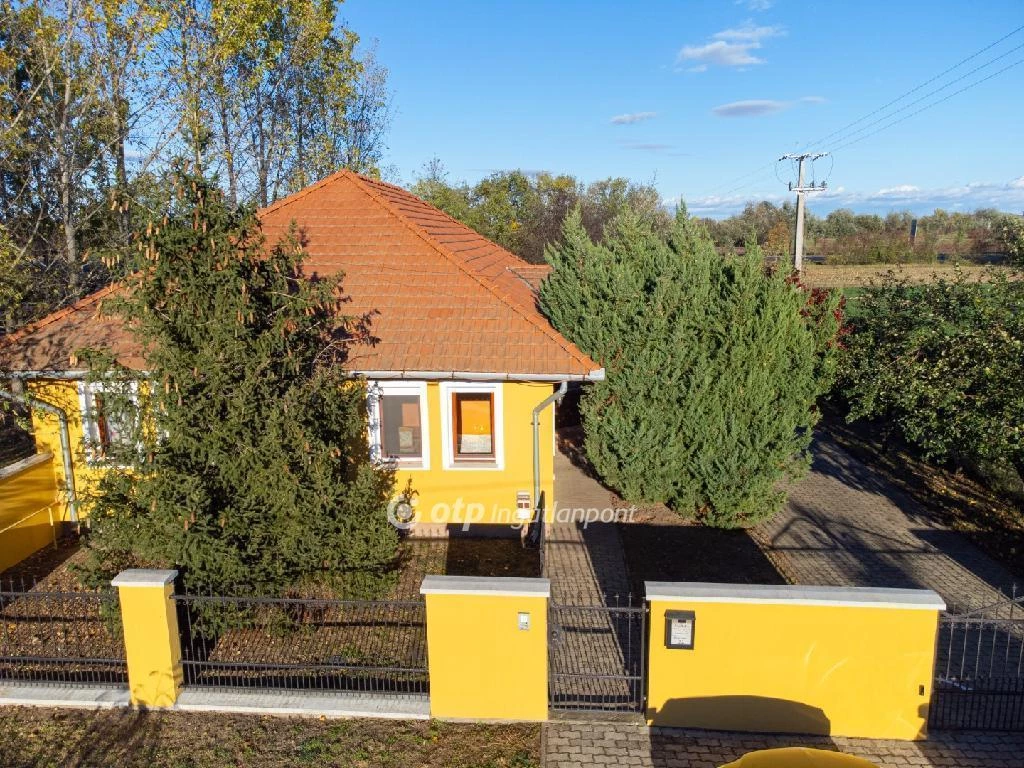 For sale house with a garden, Békéscsaba