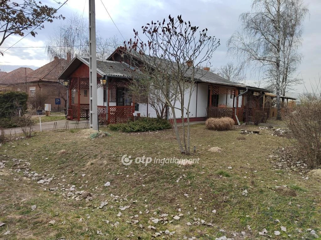 Eladó Pub, Felgyő