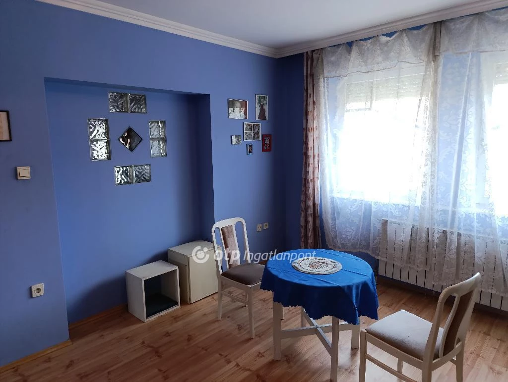 For sale brick flat, Kecskemét