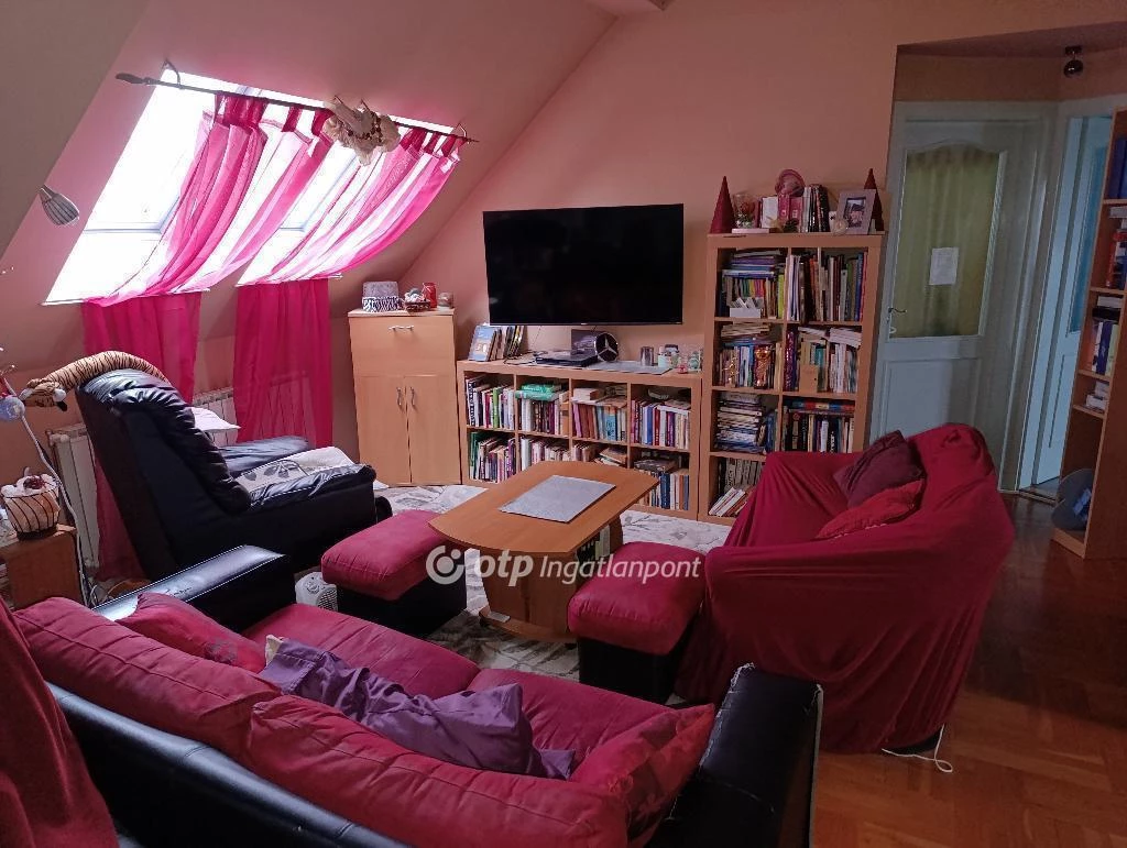 For sale brick flat, Kecskemét