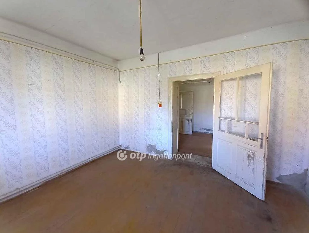 Eladó Ház, Tömörkény