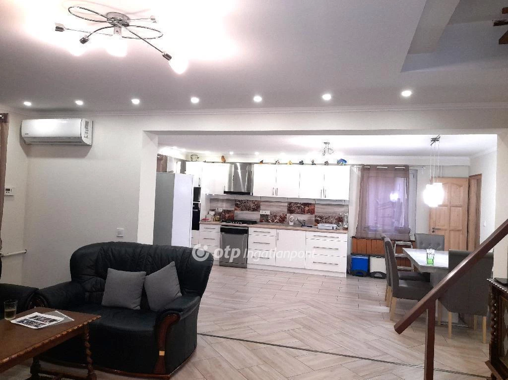 Eladó Ház, Sándorfalva