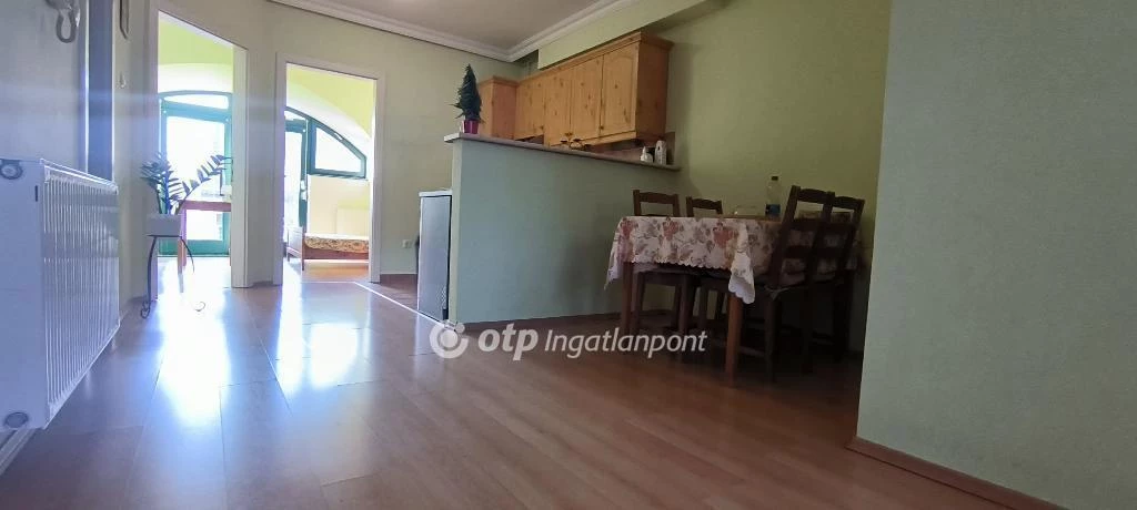 Eladó Lakás, Békéscsaba