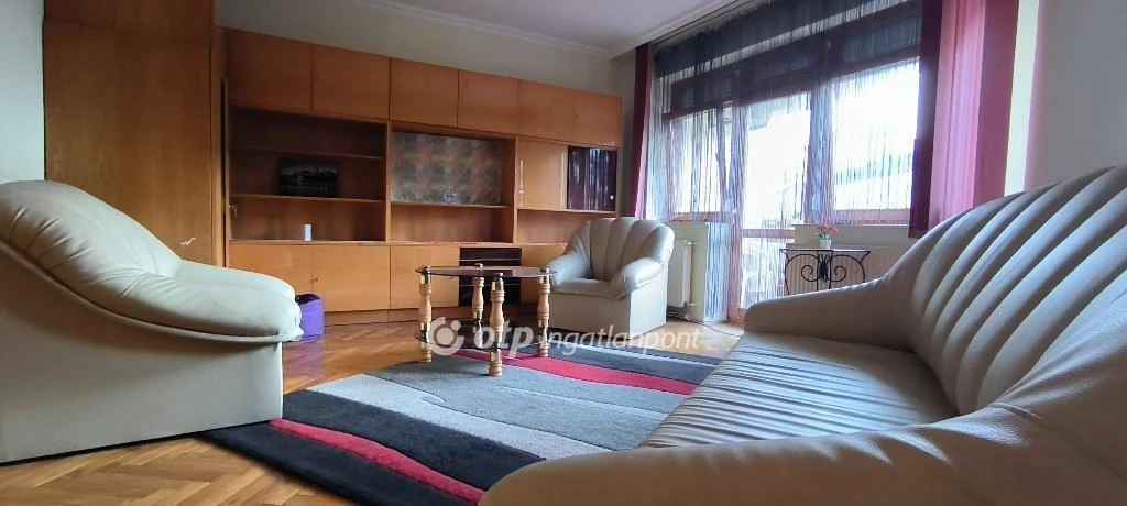 Eladó Lakás, Békéscsaba