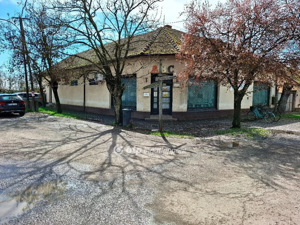 For sale store, Kötegyán