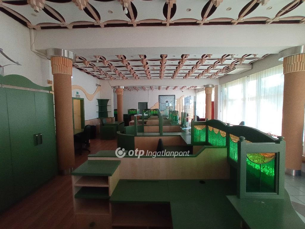 Eladó Irodaház, Kecskemét