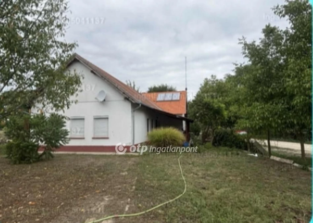 Eladó Ház, Cserkeszőlő