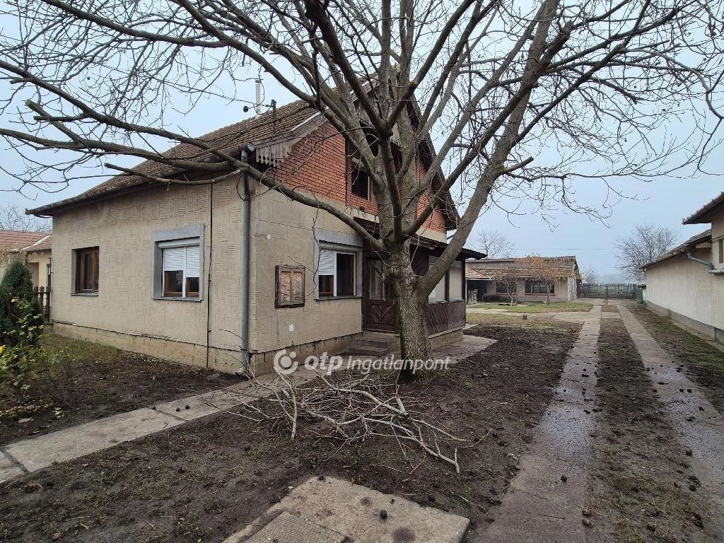 Eladó Ház, Kondoros