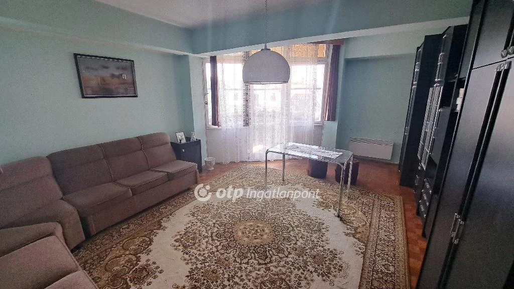 For sale brick flat, Mezőhegyes