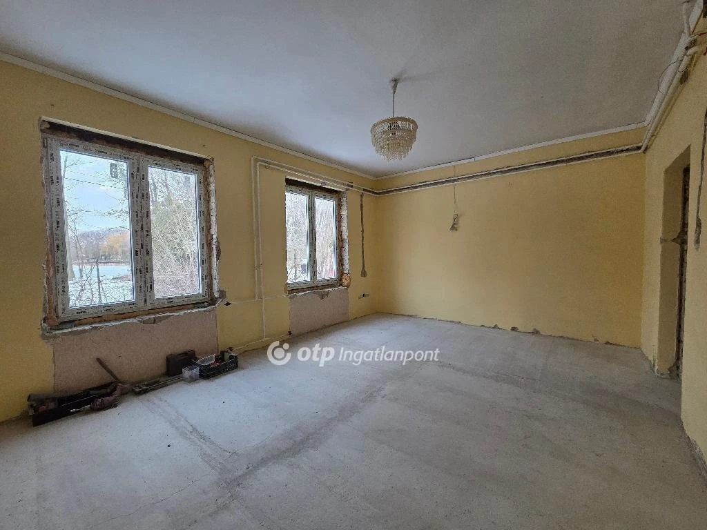 For sale brick flat, Mezőhegyes