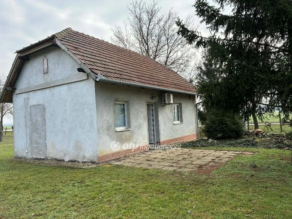 For sale grange, Sarkad