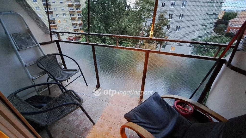 For sale panel flat, Orosháza