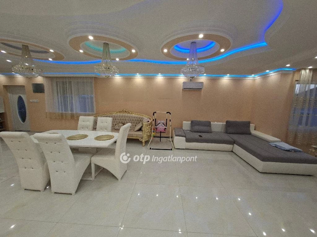 For sale house, Baks