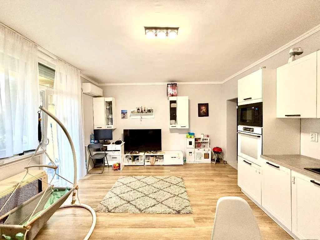 Eladó Lakás, Kecskemét