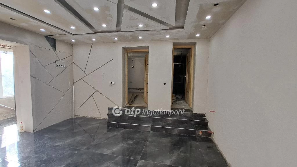 Eladó Ház, Cegléd