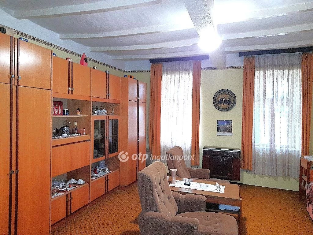 Eladó Ház, Ambrózfalva