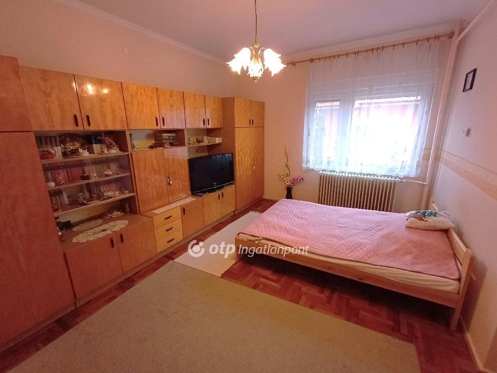 Eladó Ház, Csongrád