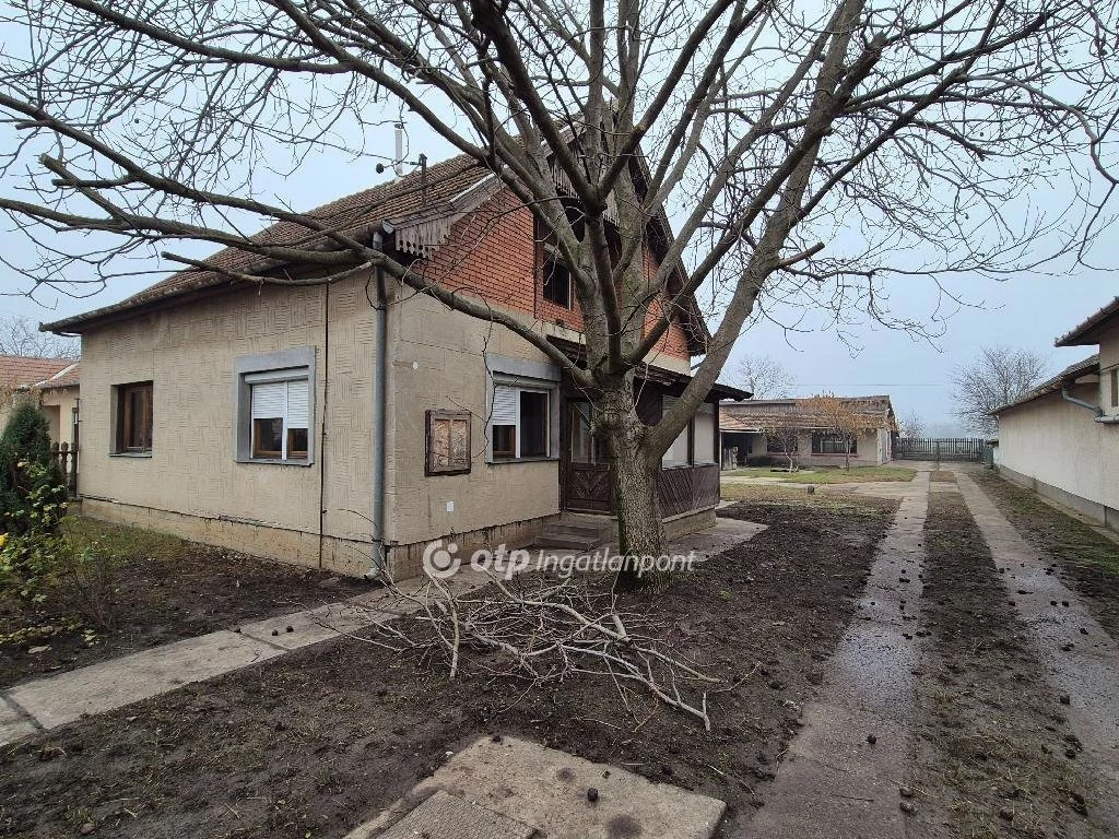 Eladó Ház, Kondoros