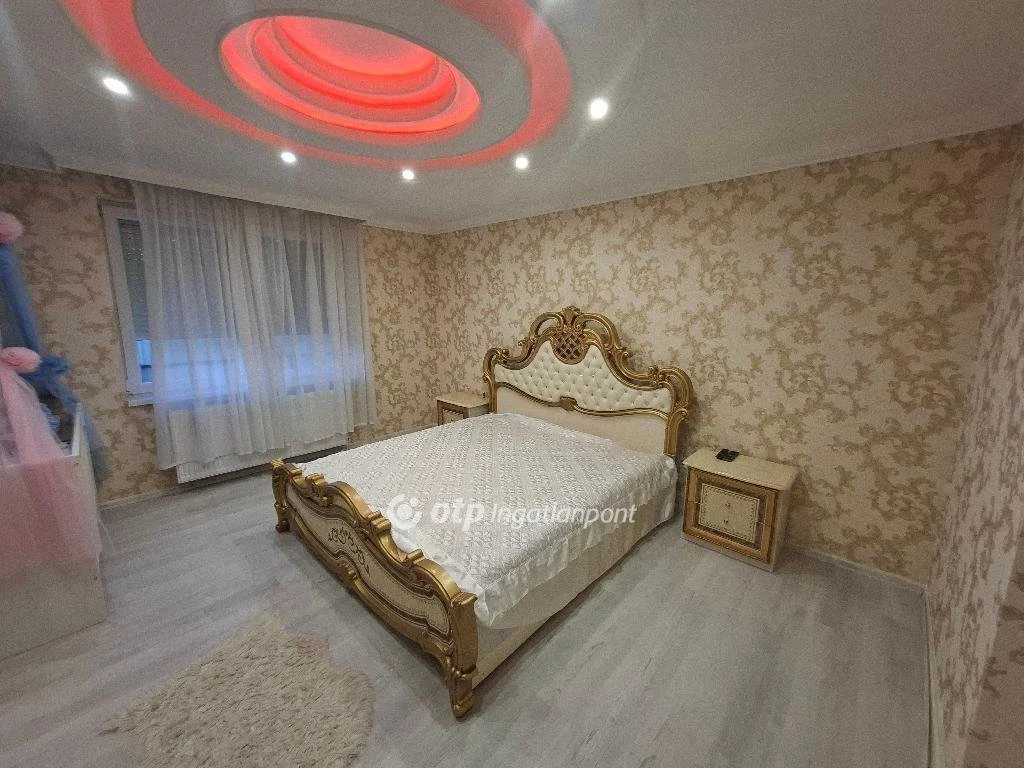 For sale house, Baks