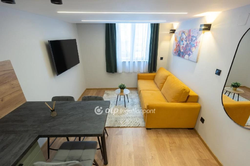 For sale brick flat, Budapest VI. kerület