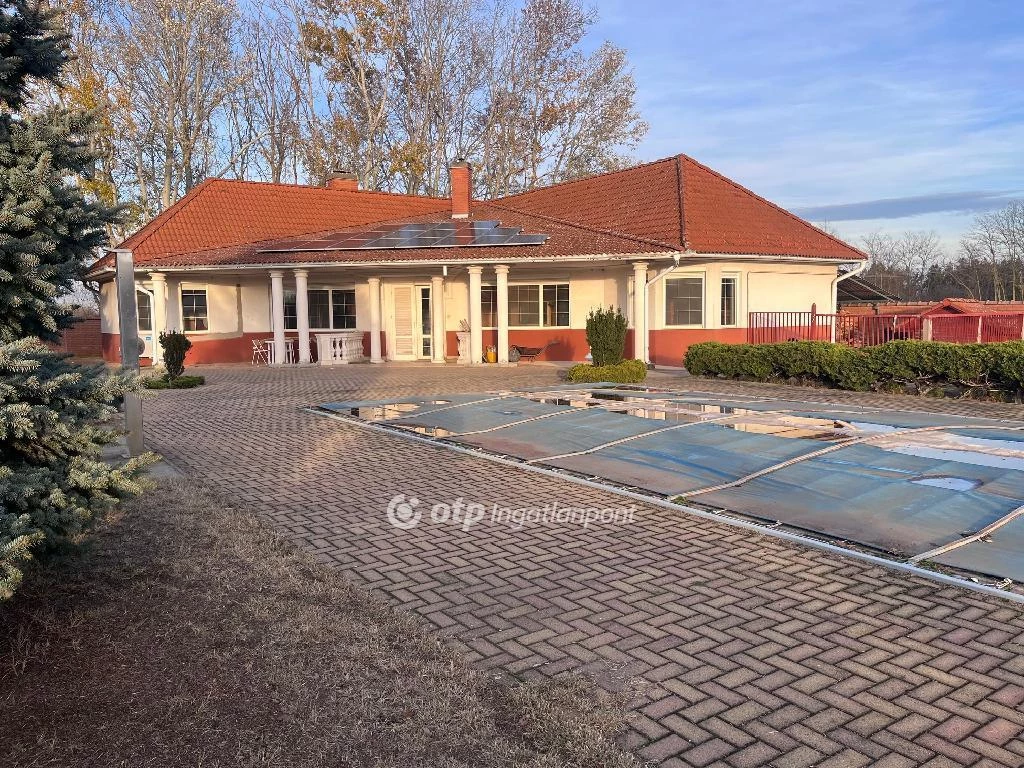 For sale grange, Szatymaz