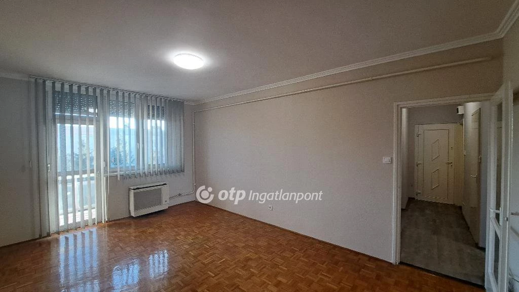 For rent brick flat, Orosháza