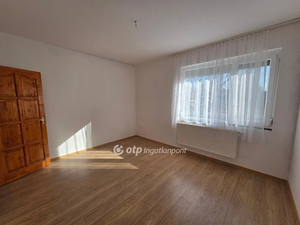 For sale brick flat, Szentes