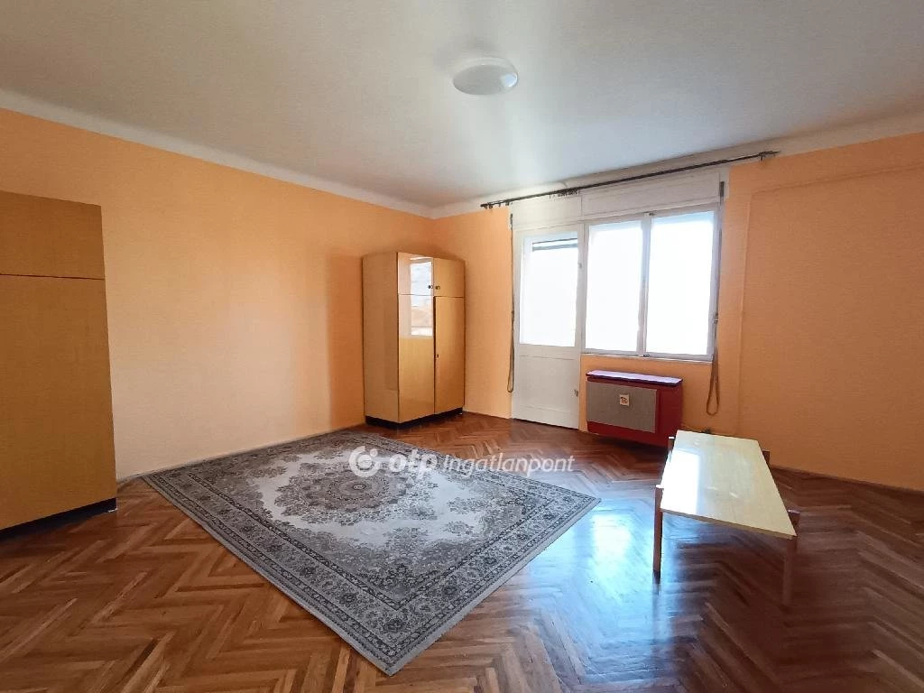 For sale brick flat, Csongrád