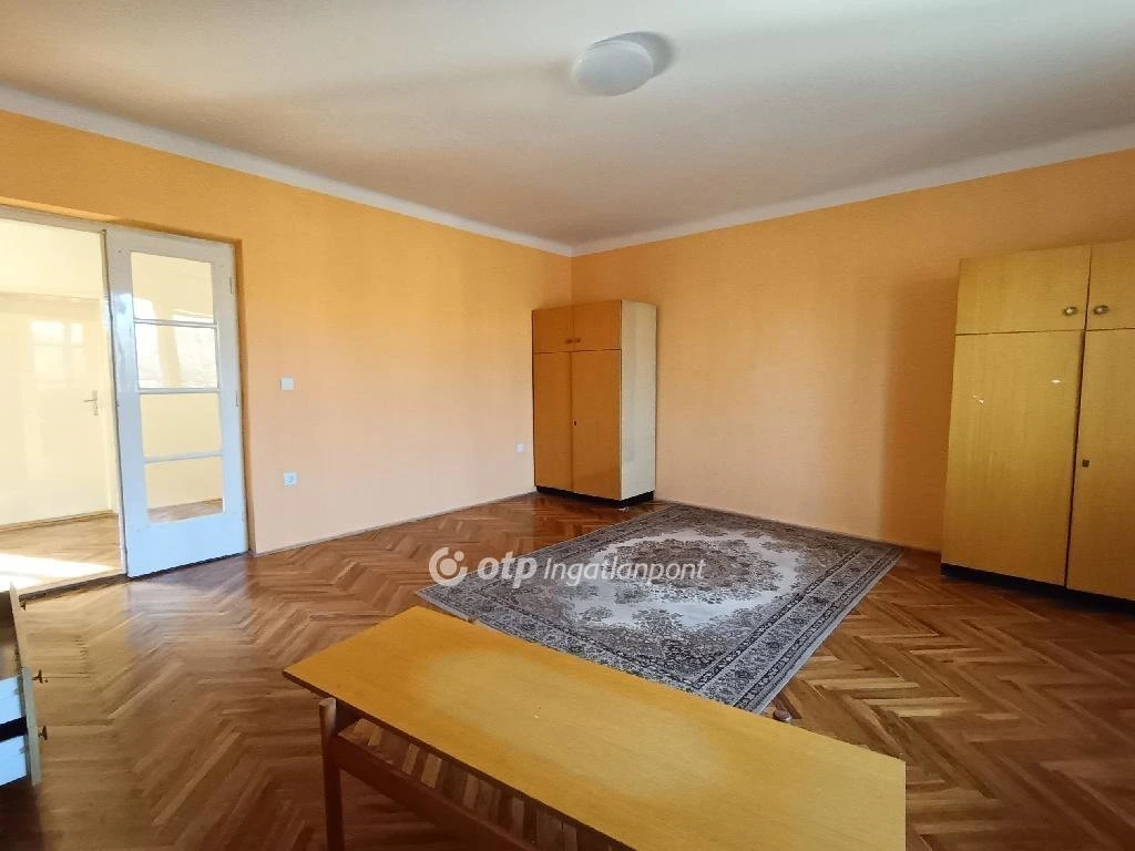 Eladó Lakás, Csongrád